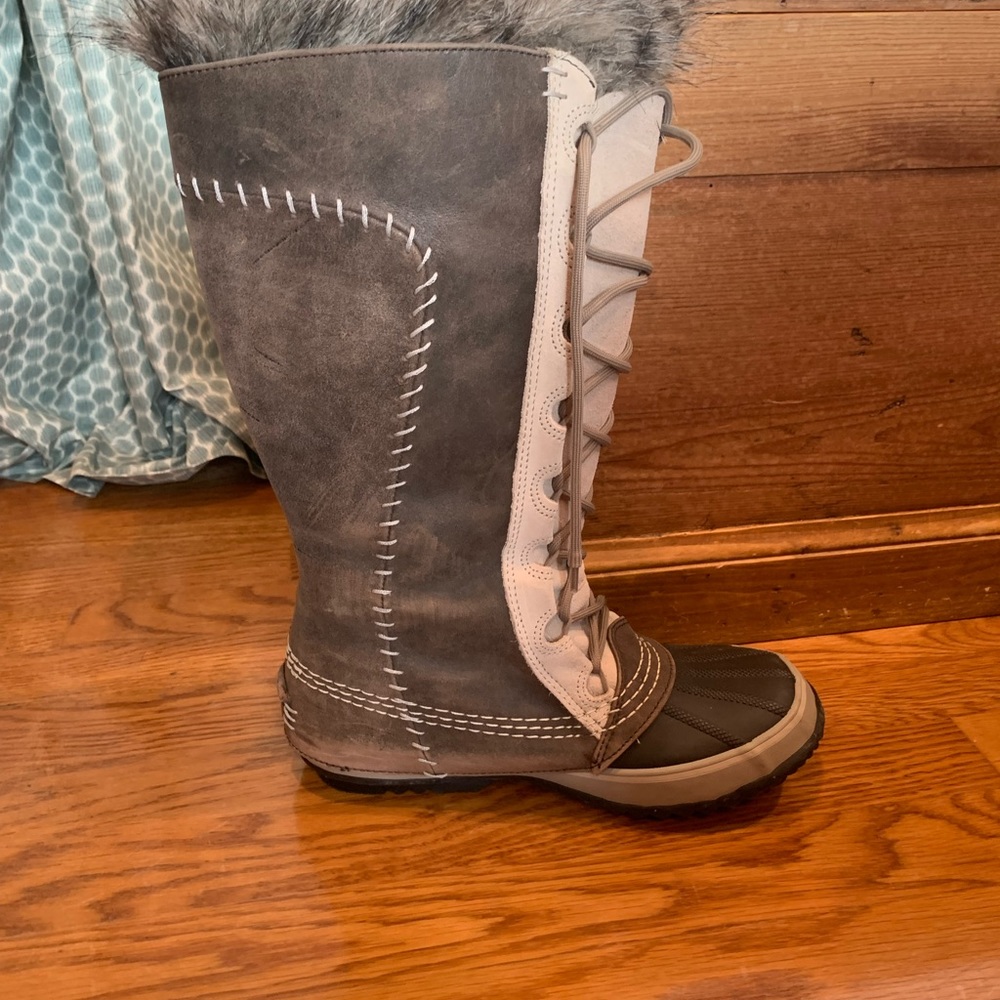 Sorel Cate the Great boots. Size 8. Never worn. Brand new in box.